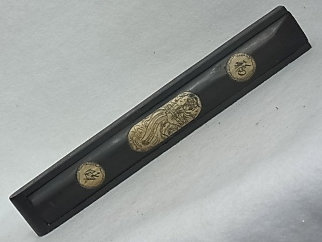 Signed Inlaid Asian Chinese or Japanese Sumi Pen or: Signed Inlaid Asian Chinese or Japanese Sumi Pen or Chopstick Box Case Bone or Hardwood White Metal Chopsticks Description: Came from a local collection. Box has nice handwork and appears to have so