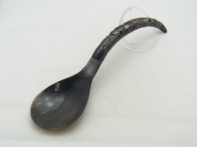 Fine Hand Carved Antique Northwest Coast Native Ame: Fine Hand Carved Antique Northwest Coast Native American Silver Mounted Sheep Horn Ladle Spoon Totem Pole Style Handle Description: Unsure of silver fineness. The bowl of the spoon has a beautiful t