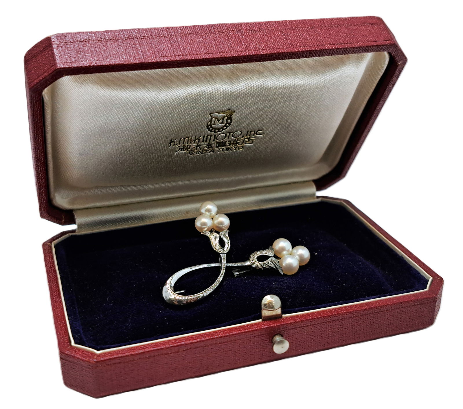 Unusual Mikimoto Sterling Silver 1940s Pearl Brooch Pin w Orig Box and Papers: Described & Photographed By: AF HFA CNX 0142 0302 Title: Unusual Mikimoto Sterling Silver 1940s Pearl Brooch Pin w Orig Box and Papers Description:Unusual Mikimoto Sterling Silver 1940s Pearl Brooch