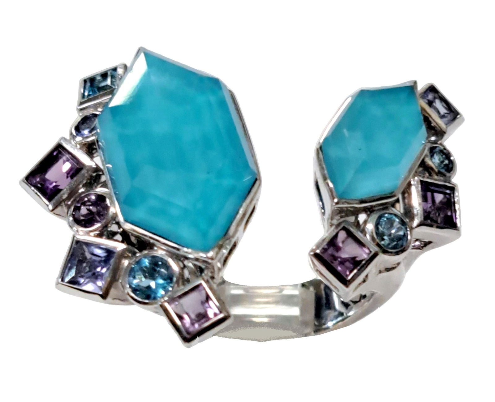 Stephen Webster 18k White Gold Crystal Haze Turquoise Doublet & Multi-Gem Designer Ring: Title: Stephen Webster 18k White Gold Crystal Haze Turquoise Doublet & Multi-Gem Designer Ring Description: A Stephen Webster 18k gold ring featuring turquoise & quartz doublets. An array o
