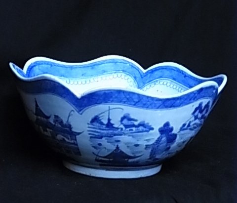 Fine Large Scalloped Scenic Bowl Hand Painted Blue &: Description: Fine Large Scalloped Scenic Bowl Hand Painted Blue & White Ceramic Pottery Porcelain. Provenance Florida Gulf Coast Collection of Chinese, Japanese and Southeast Asian Pottery Porcelain I