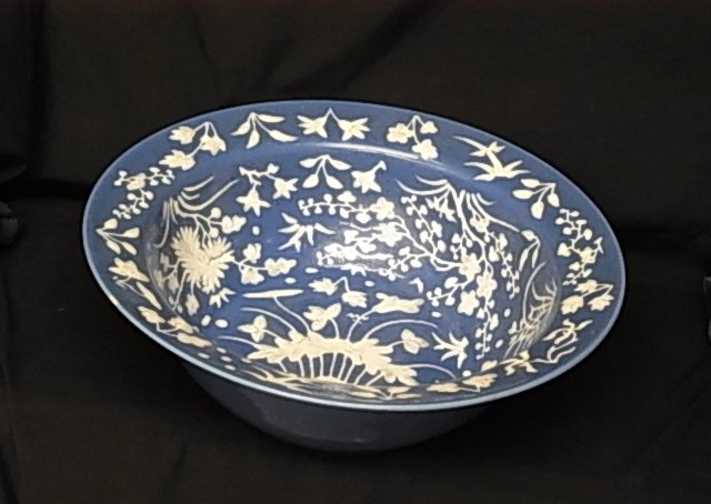 Large Bowl Floral Motif Blue & White Ceramic Potte: Description: Large Bowl Floral Motif Blue & White Ceramic Pottery Porcelain 15 ¾” Diameter. Provenance Florida Gulf Coast Collection of Chinese, Japanese and Southeast Asian Pottery Porcelain Ivory