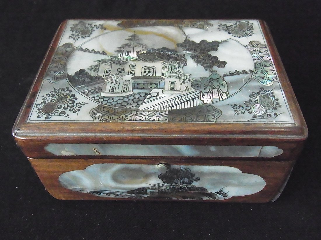 Fine 2 1/2” High early 20C Chinese MOP Mother of Pe: Fine 2 1/2” High early 20C Chinese MOP Mother of Pearl Inlaid Dove Tailed Jewelry Trinket Dresser Cigarette Box with Figures Palace and Landscape Rosewood or Related Hardwood from Florida Gulf Coast