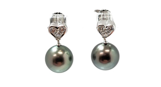 Mikimoto 18k White Gold Heart Motif Black Akoya Pearl Diamond Ladies Earrings