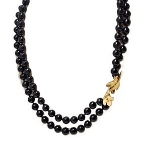 1987 Tiffany & Co. 18k Yellow Gold Leaf Clasp 8mm Black Onyx Beaded Ladies Necklace