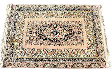 Vintage to Antique Persian Rug Carpet Medallion 80x56in: Described By:Michelle CNX VX 0201 0475 Title: Vintage to Antique Persian Rug Carpet Medallion 80x56in Description:Vintage to Antique Persian Rug Carpet Medallion 80x56in Condition of piece: Has som
