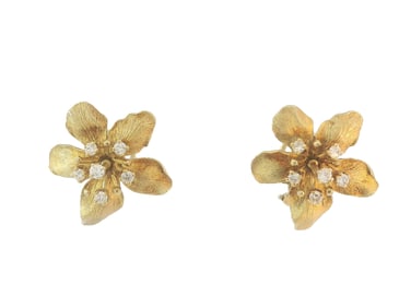 Scarce Tiffany & Co 18K Gold 0.60ctw Fine Diamond Dogwood Flower Ladies Earrings