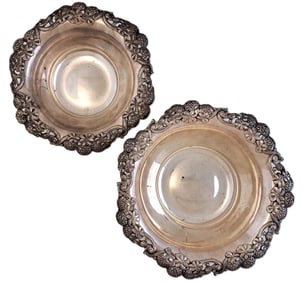 Tiffany Clover Patter Repousse Sterling Silver Pair of Bowls No Mono