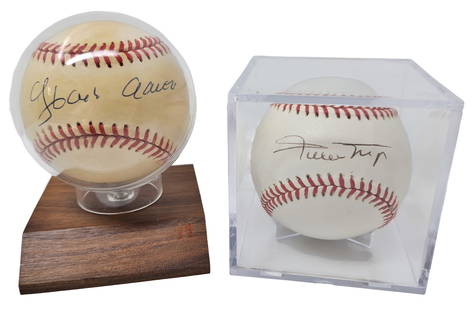 Hank Aaron Willie Mays Signed Lot Of Two Genuine Autographed Baseballs w/ COAs: Described By:Dillon CNX 0259 0649 Title:Hank Aaron Willie Mays Signed Lot Of Two Genuine Autographed Baseballs w/ COAs Description: Hank Aaron Willie Mays Signed Lot Of Two Genuine Autographed Basebal