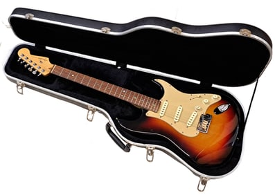 Clean Fender USA Stratocaster Tobacco Burst Electric Guitar Hard Case Tremelo Manual Case Key