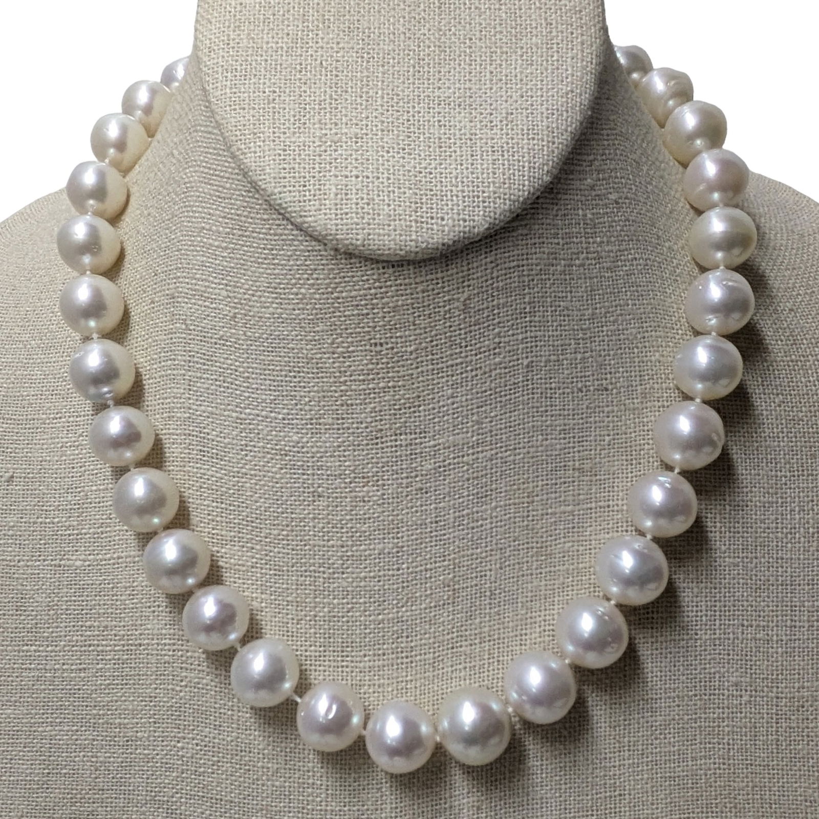 GIA Large Cultured South Sea Pearl 14K White Gold Graduated Strand Necklace 18in: Described & Photographed By: Dillon CNX 0379 1166 Title: GIA Large Cultured South Sea Pearl 14K White Gold Graduated Strand Necklace Description:GIA Large Cultured South Sea Pearl 14K White Gold Grad
