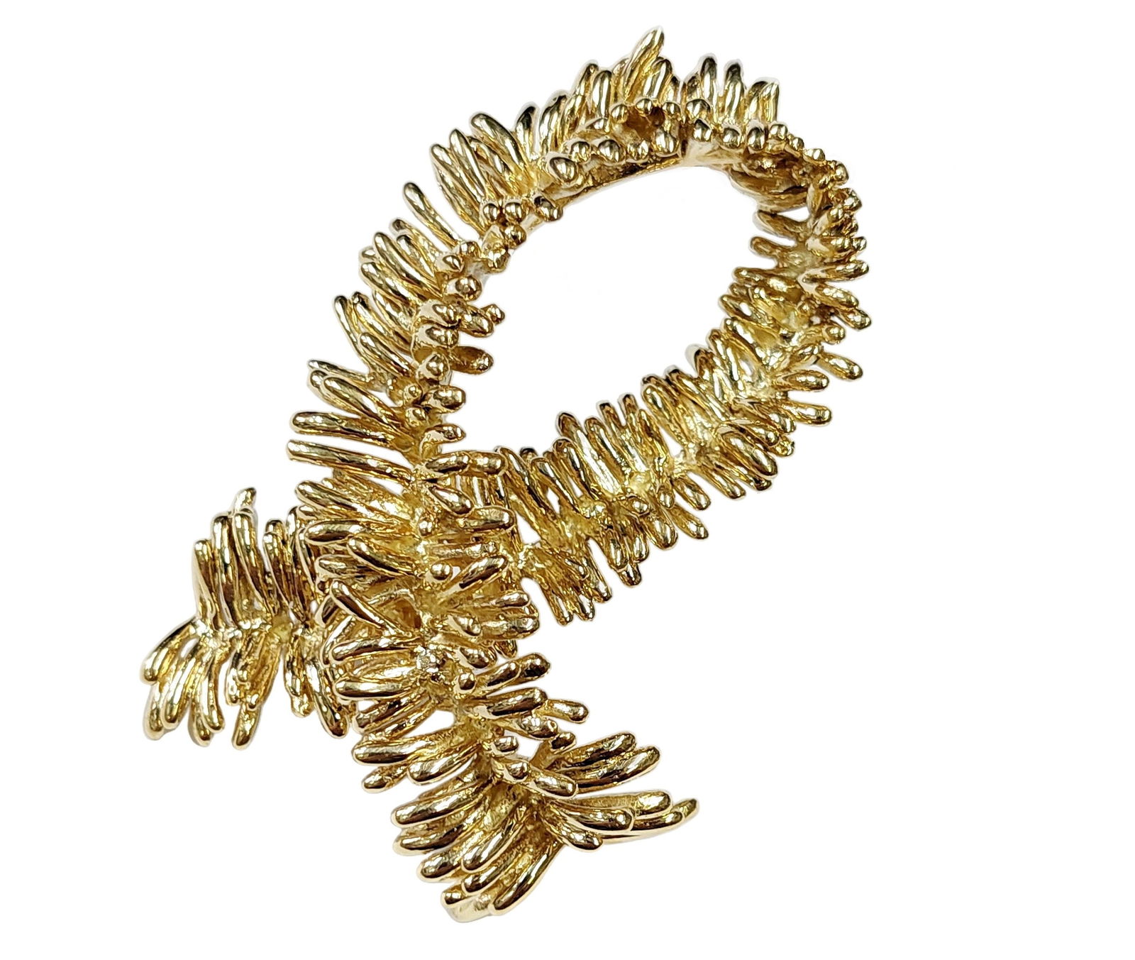 Awesome Midcentury Tiffany 18k Gold Signed Large Ribbon Brooch 40 grams: Described & Photographed By:CHRIS AJP GIA / NGEDD DT70361 Title: Awesome Midcentury Tiffany 18k Gold Signed Large Ribbon Brooch 40 grams Description: An Italian made, midcentury Tiffany brooch made in