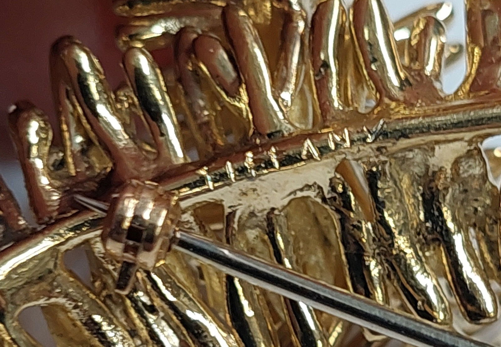 Awesome Midcentury Tiffany 18k Gold Signed Large Ribbon Brooch 40 grams - 4