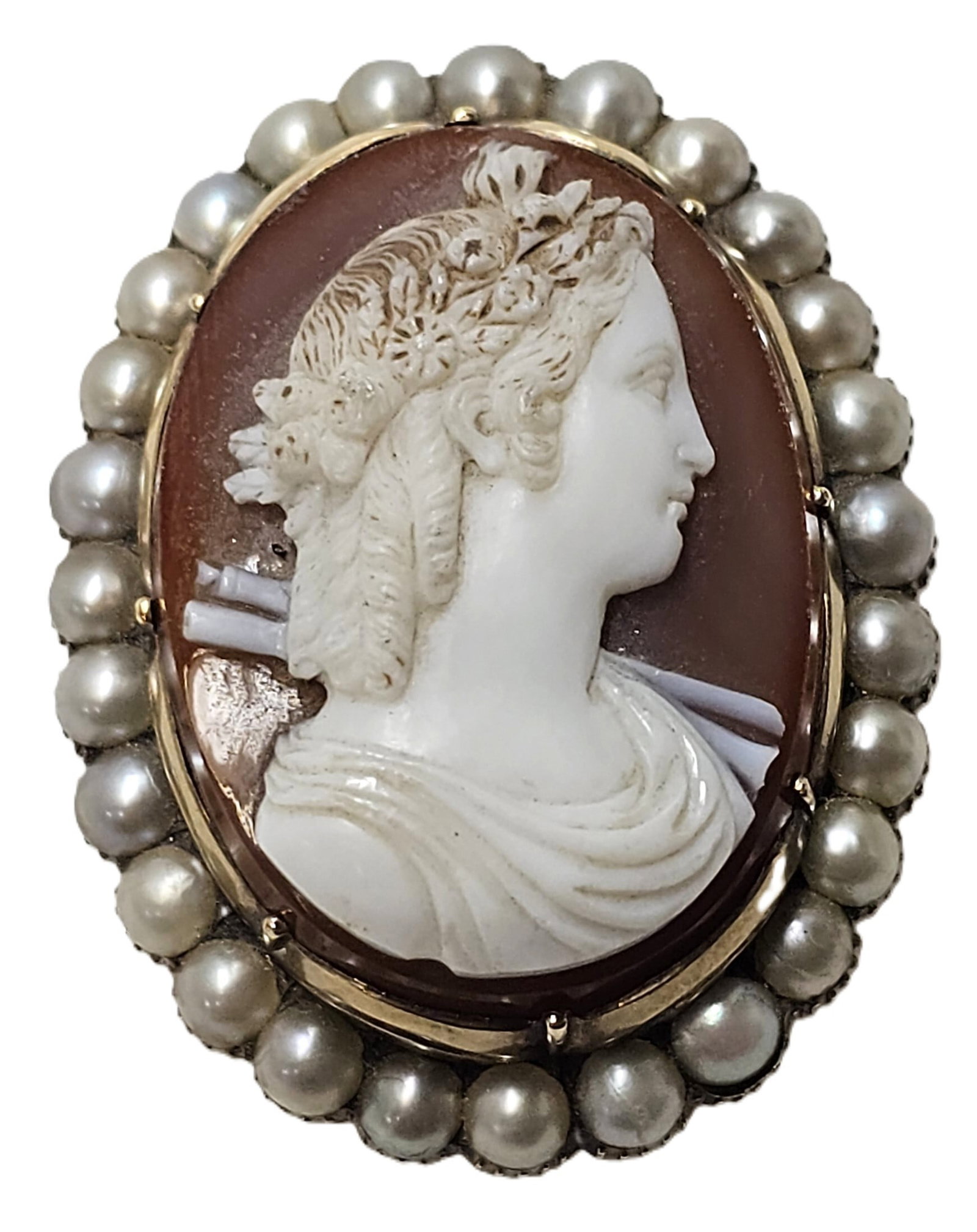 Stunning Victorian Hard Stone Cameo Carving Agate Natural Huge Seed Pearls Pin: Described By: August Reedy NFDDD Title: Stunning Victorian Hard Stone Cameo Carving Agate Natural Huge Seed Pearls Pin Description: Stunning Victorian Hard Stone Cameo Carvin
