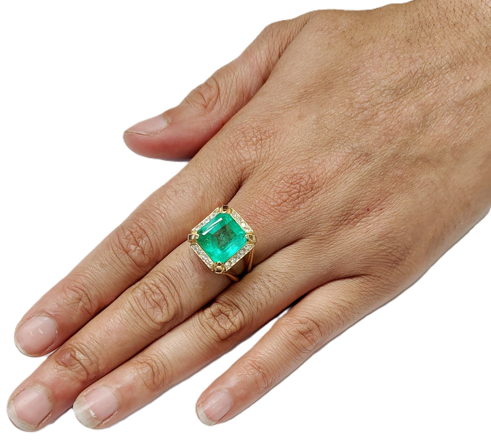GIA Approx. 6.75ct Natural Colombian Emerald 14k Gold Diamond Vintage Statement Ring: Described By: Chris Falconer NFODD Title: GIA Approx. 6.75ct Natural Colombian Emerald 14k Gold Diamond Vintage Statement Ring Description: An incredible approx. 6.75ct natural Colombian emerald solit