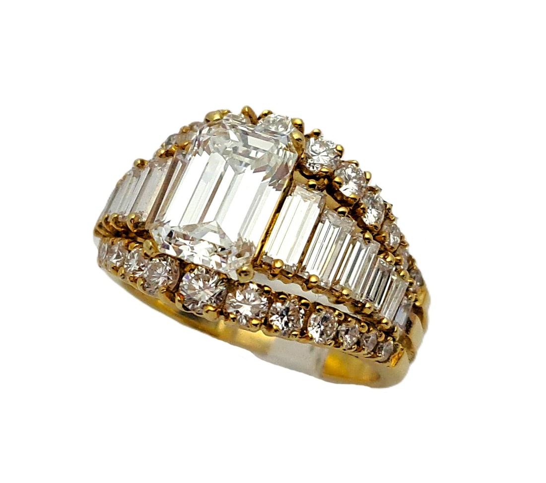 Approx 4.82ctw Bailey Banks Biddle 2.29ct H VVS2 GIA Emerald Cut Center Diamond Accent 18k Gold: HFA DT72745 Described By: Mike NCDDD Title: Approx 4.82ctw Bailey Banks amp; Biddle 2.29ct H VVS2 GIA Emerald Cut Center Diamond Accent 18k Gold Ring w Original Papers Descriptio