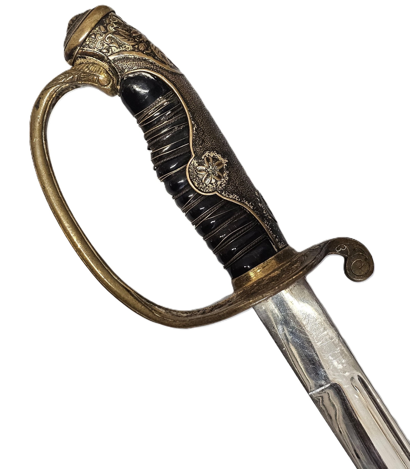 Imperial Japanese Army WWII Sword w Kamon & Samurai Crest on Guard (1 of 7)