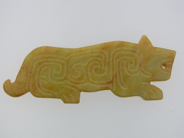 Antique Asian Chinese Carved Jade Foo Dog Tiger Lion Pe: Antique Asian Chinese Carved Jade Foo Dog Tiger Lion Pendant Amulet. Has the aesthetic associated with archaic Chinese jade of the Han Dynasty in the carved spiral patterns, but appears to have been c
