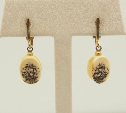 Vintage Pre Ban Ivory Scrimshaw Sailing Ship Boat Motif: Vintage Pre Ban Ivory Scrimshaw Sailing Ship Boat Motif Clip Non Pierced Dangle Earrings SIZE: Ivory portion measures 13mm X 8mm, 6mm thick Hess Fine Auctions Shipping:We offer in house shipping for