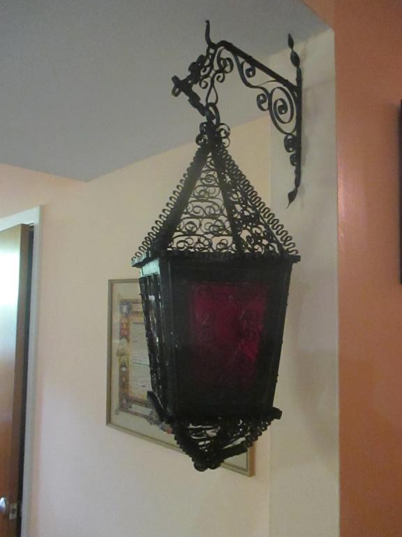 Antique Gothic Victorian Hanging Lantern Light (1 of 20)