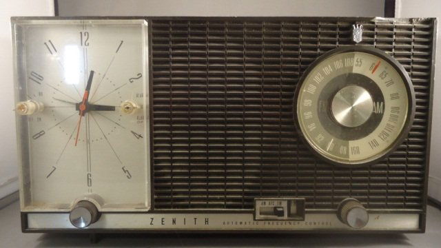 Zenith AM/FM Clock Radio Vintage 1950's: Zenith AM/FM Clock Radio Vintage 1950's - Model #J727 - AM/FM with AFC (Automatic Frequency Control) - Clock has Alarm Function - Has Chip Missing on Front of Plastic Case