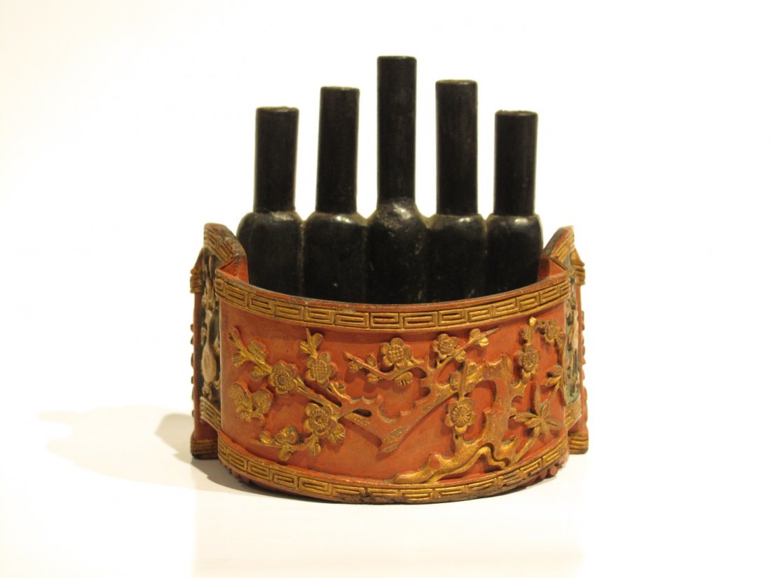 A Chinese Woodcarving Brush Holder, Qing Dynasty: H: 12.3 cm, L: 12.3 cm