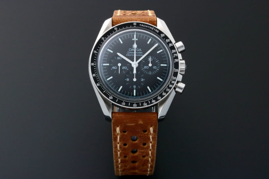 Omega Speedmaster Moon Sapphire Back 3572.50 Watch: Brand: Omega Model: Professional Moon Reference: #3572.50.00 or #3572.50 or #3572-50-00 or #3572-50 or #357250 Diameter: 42mm Dial Color: Black with 3 sub-dials Case M