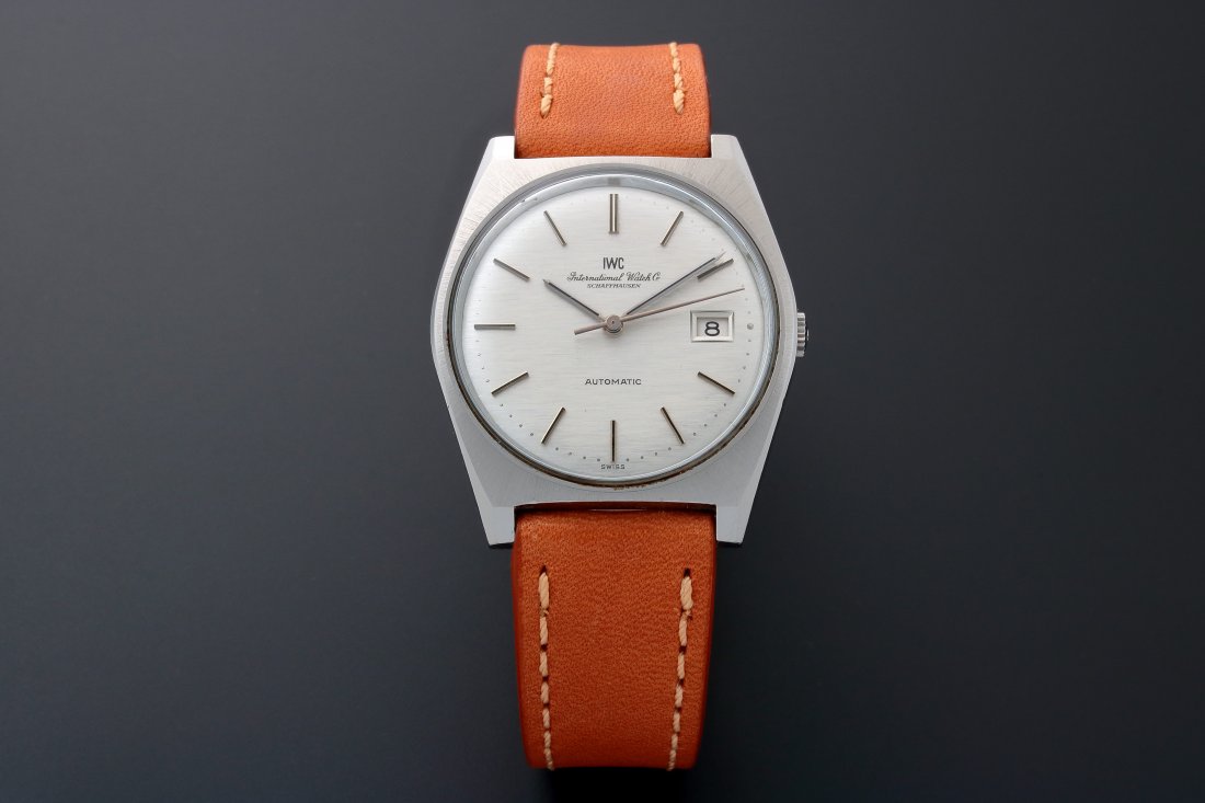 Vintage IWC Date Linen Dial Watch #1833 Automatic: Brand: IWC Model: Date Reference: #1833 Diameter: 38mm Dial Color: Silver linen with stick hour markers Case Material: Stainless steel Bezel Material: Stainless steel Case Back: Solid, has remnants of