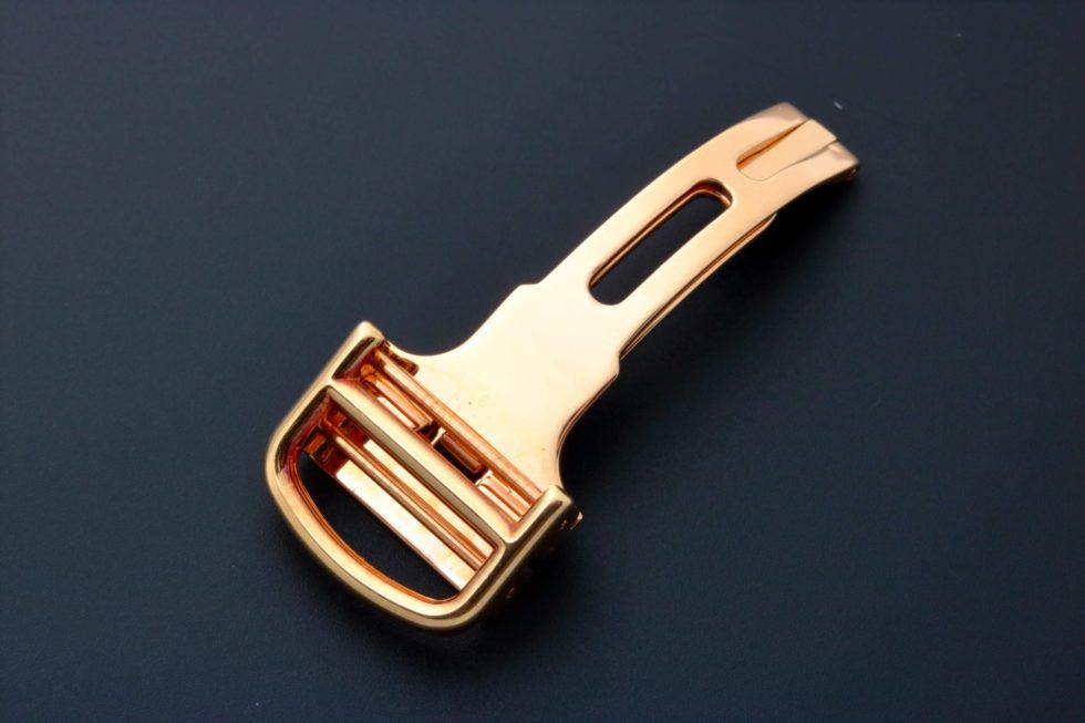 18k Yellow Gold Cartier Watch Deployant Buckle 16MM: Brand: Cartier Approximate Size: 16mm Approximate Weight: Approximately 13.2 grams Material: 18k yellow gold. The inside of the buckle is stamped Cartier Swiss Made 18