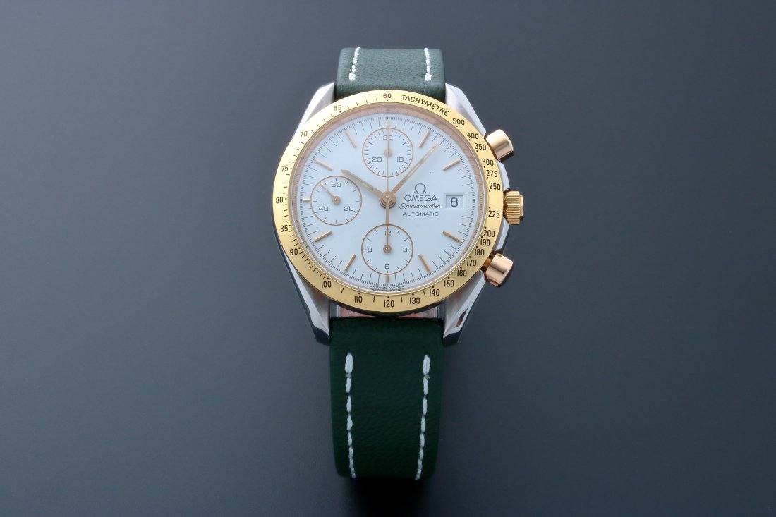 Omega 3311.20 Speedmaster Tutone Date White Dial Watch: Brand: Omega Model: Speedmaster Reference: #3311.20 or #3311-20 or #331120 Diameter: 39mm Dial Color: White Case Material: