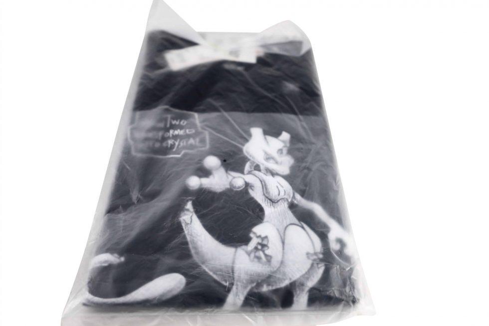 Daniel Arsham Pokemon Mewtwo T Shirt Black XL NEW: Artist: Daniel Arsham Title: Pokemon Mewtwo Transformed Into Crystal Tee Shirt in Black Collaboration: Pokemon x Uniqlo Size: XL Edition: 2020 Provenance: Private collection C