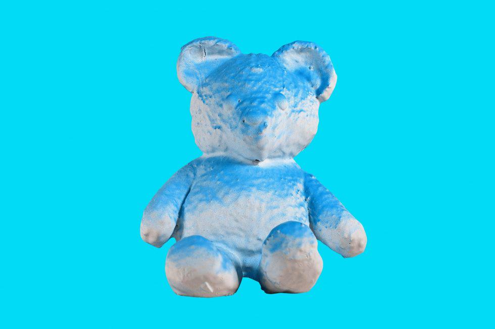 Daniel Arsham Cracked Blue Bear Sculpture Limited: Artist: Daniel Arsham Title: Blue Cracked Bear. Limited Edition of 500. Medium: Fabric, plaster, and pigment Edition: 2018. Limited edition of 500. Provenance: Private collection Conditio
