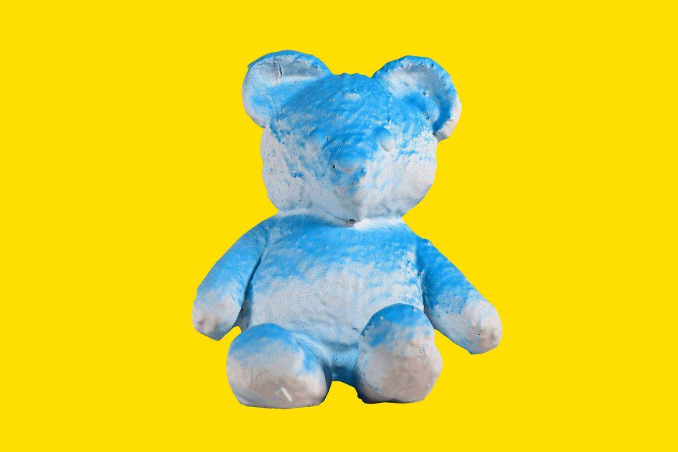 Daniel Arsham Cracked Bear Blue Sculpture Limited: Artist: Daniel Arsham Title: Cracked Bear in Blue. Limited Edition of 500. Medium: Fabric, plaster, and pigment Edition: 2018. Limited edition of 500. Provenance: Private collection <