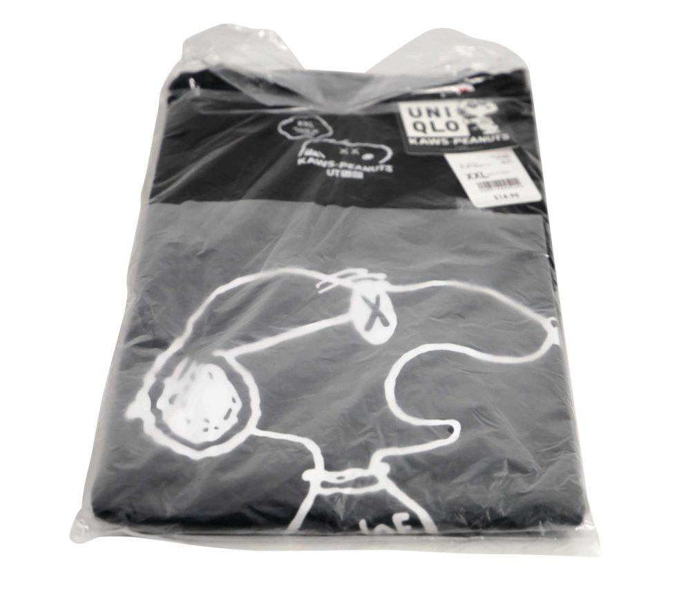 KAWS x Peanuts Snoopy T Shirt Black XXL (1 of 1)