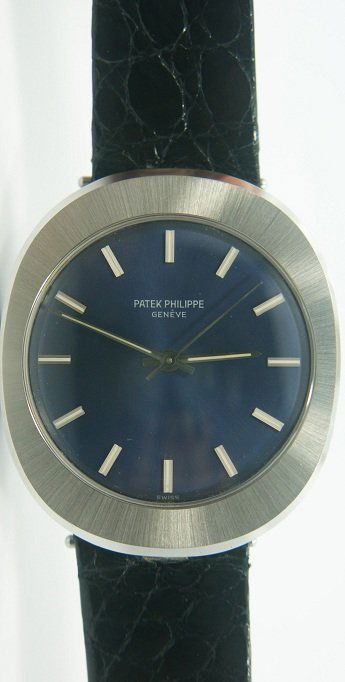Rare Stainless Steel Patek Philippe #3580 Wrist Wa: Rare vintage 1970`s stainless steel hidden lugs waterproof Patek Philippe wrist watch with center seconds. This Patek Philippe ref #3580 has a blue dial and automatic movement. The oval case has the w