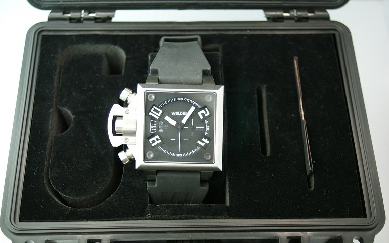Steel Welder K25 Chronograph Watch U-BOAT: Steel 316L Welder K25 chronograph watch, water resistant up to 50m, design by the U-BOAT founder. Miyota OS10 movement. It comes with a Welder carrying case and Welder instructions and guarantee. The 