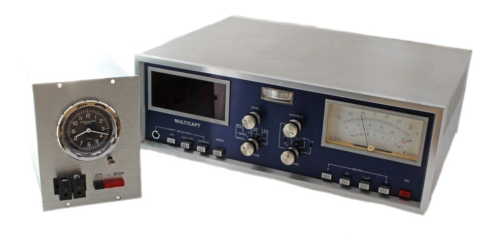 Patek Philippe Multicapt Clock with Instruction Manual: Patek Philippe slave clock with Multicapt Nixie tube, from the 1970`s. Patek Philippe Multicapt ref #474P instruction manual in German dated 1974.