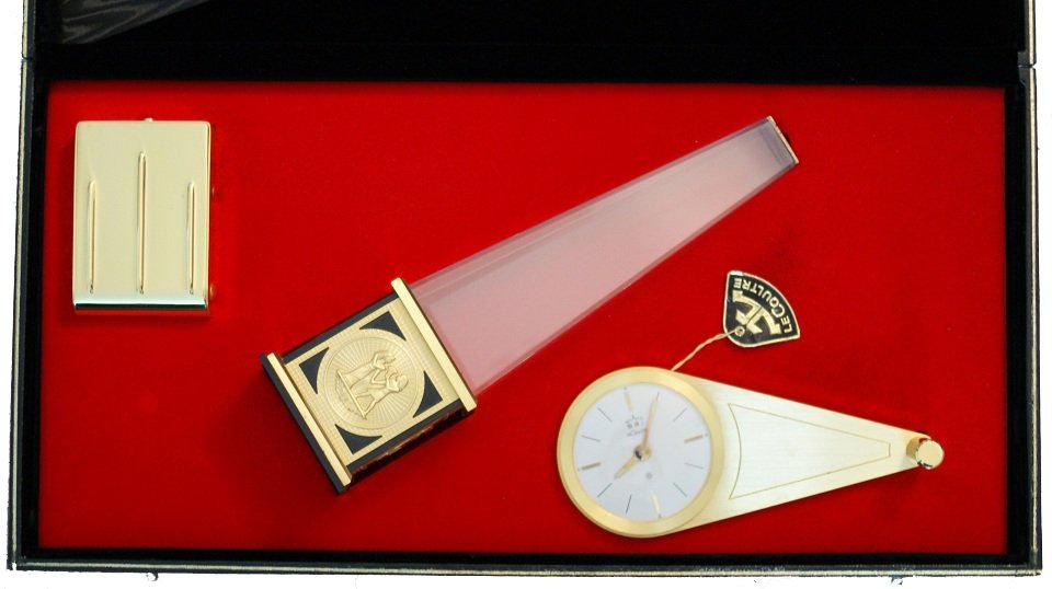 Rare and Unusual Jaeger Le Coultre 8 day 3 Clock Alarm: A very rare and possible unique LeCoultre presentation gift set with three clocks. The first clock is an unusual LeCoultre eight day Obelisk, Ref. 462 desk clock. Circa 1960`s. The brass and plastic b