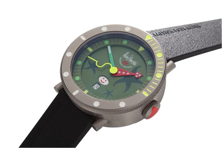 Titanium Mens Alain Silberstein Marine Smile Day Algue: Limited edition titanium Alain Silberstein Marine Smileday with date diving sports wristwatch. Made in France. Limited to only 999 pieces. The self winding automatic Swiss made ETA movement, caliber 2