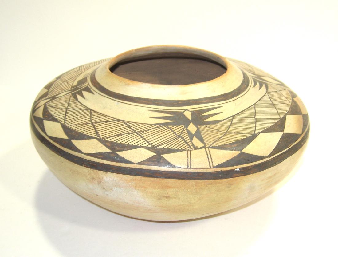 Old Southwest Indian pottery pot (1 of 6)