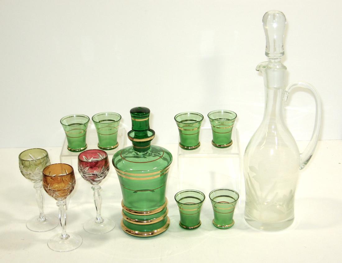 Group of glass bar and drinking items (1 of 4)
