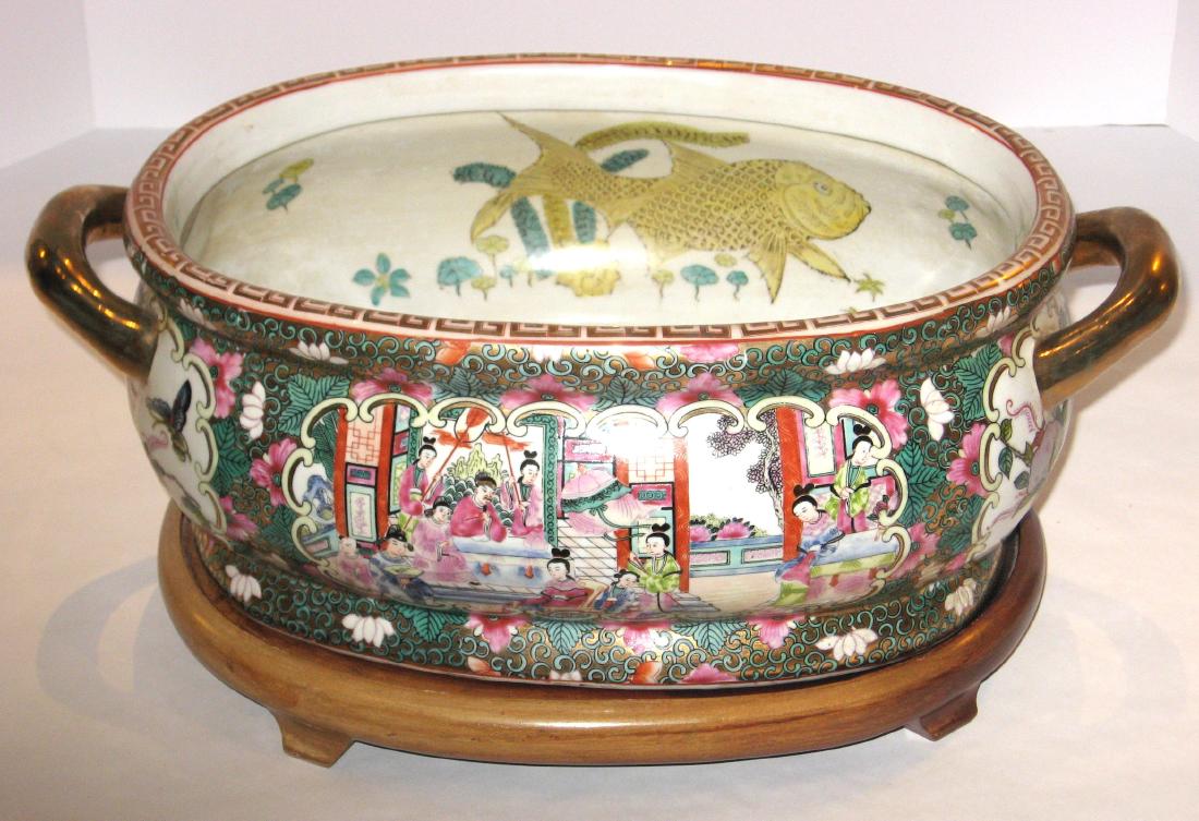 Chinese export porcelain tureen (1 of 6)