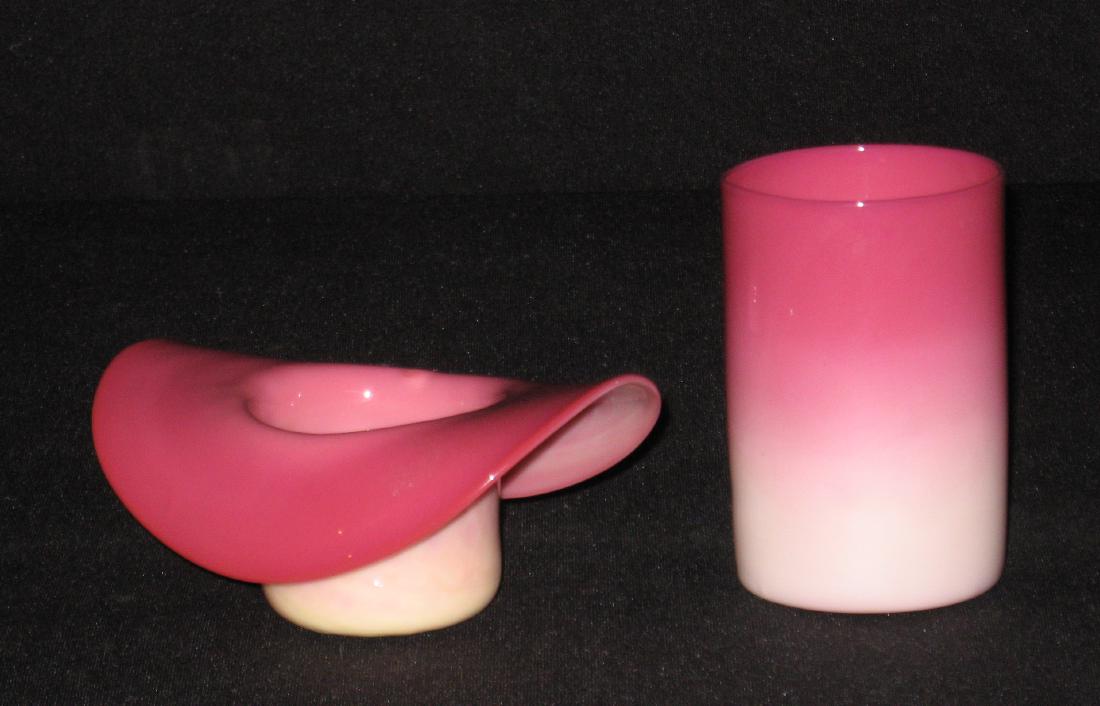 Two Burmese/Peachblow glass items, (1 of 2)