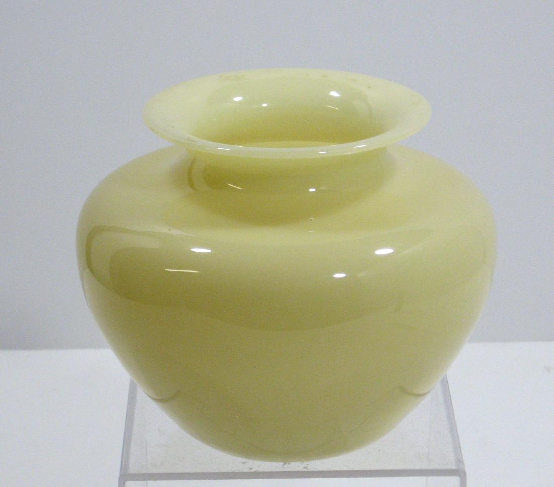 Steuben Ivory shouldered vase (1 of 4)