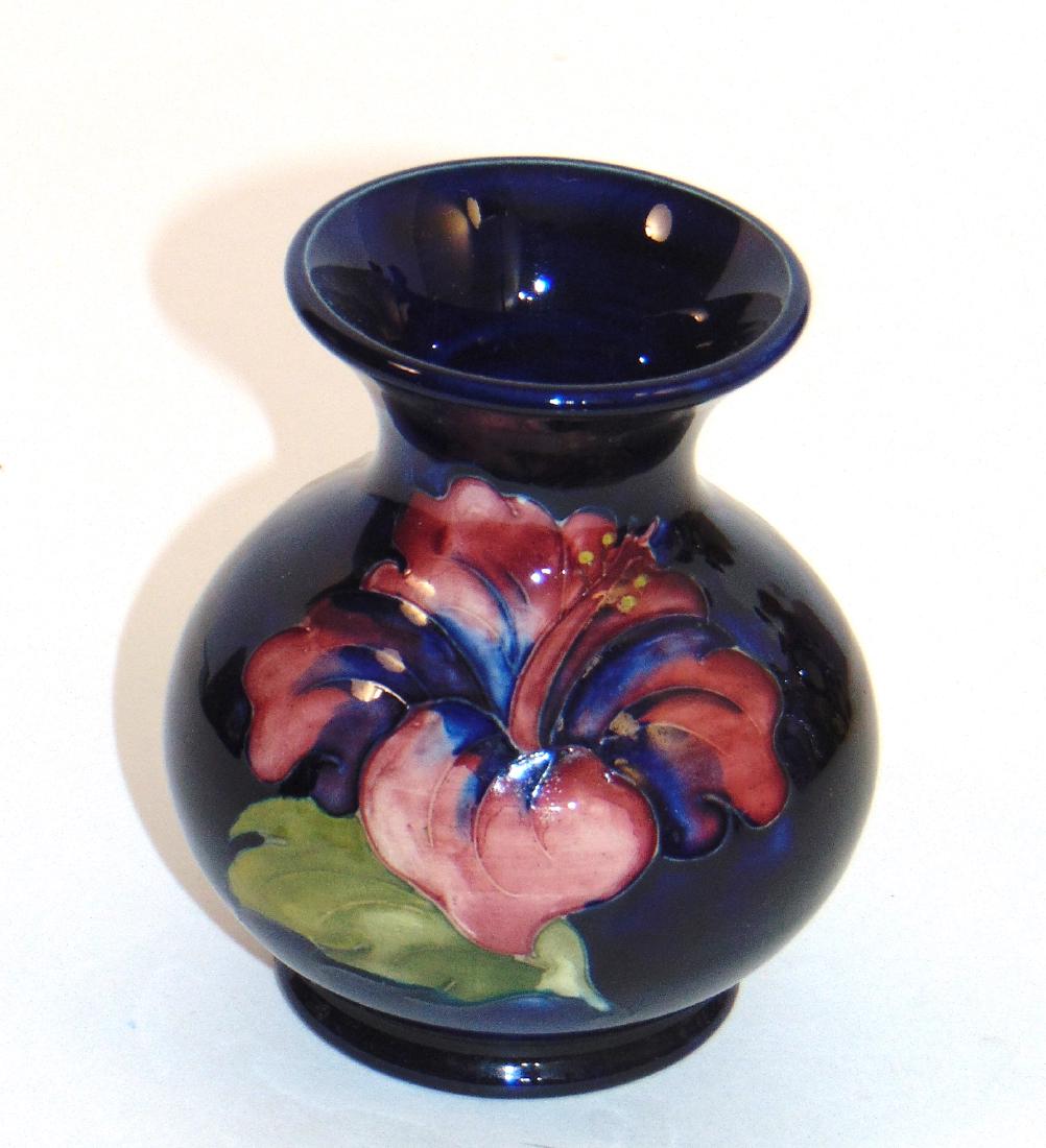 Moorcroft Anemone pottery vase (1 of 3)