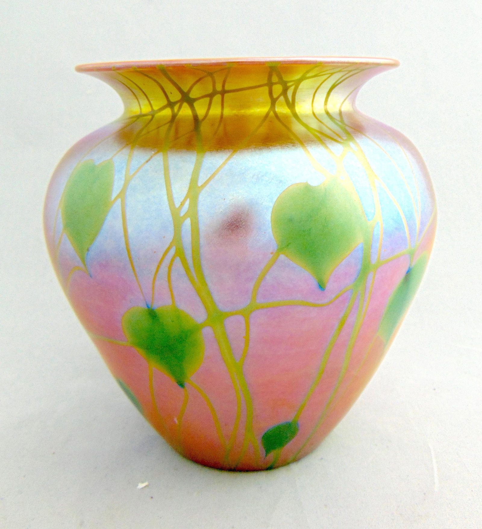 Durand heart and vine glass vase (1 of 5)