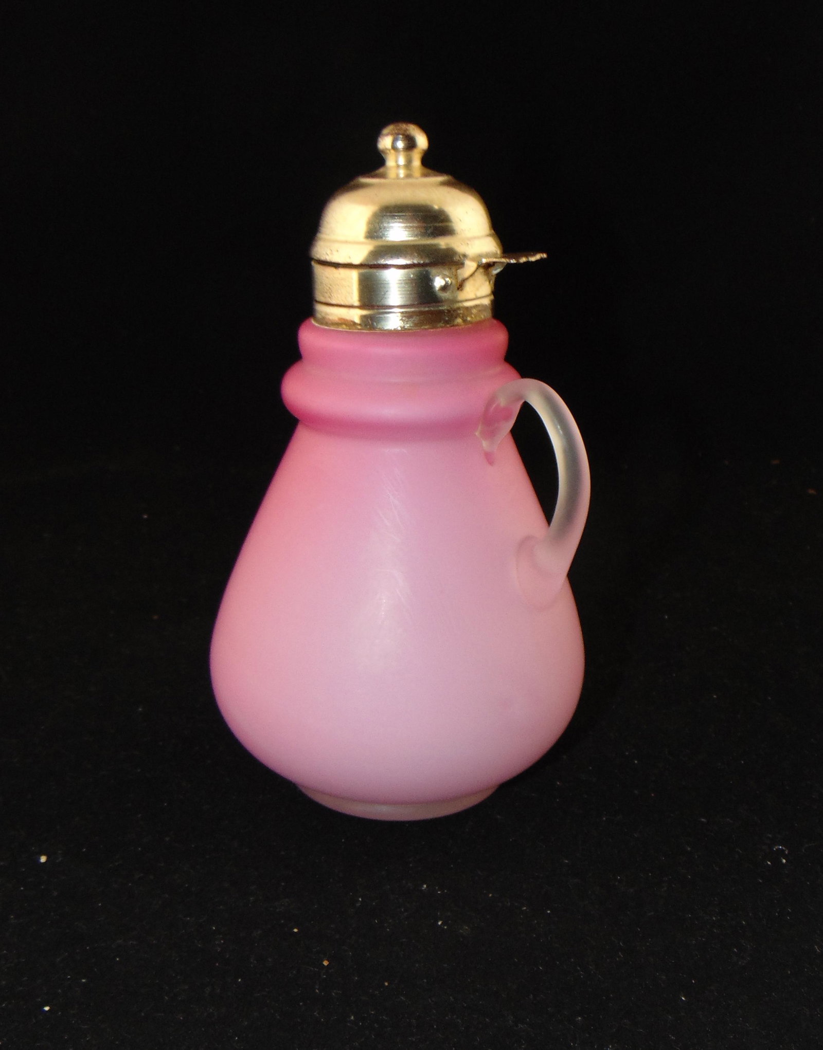 Peachblow glass syrup pitcher (1 of 5)