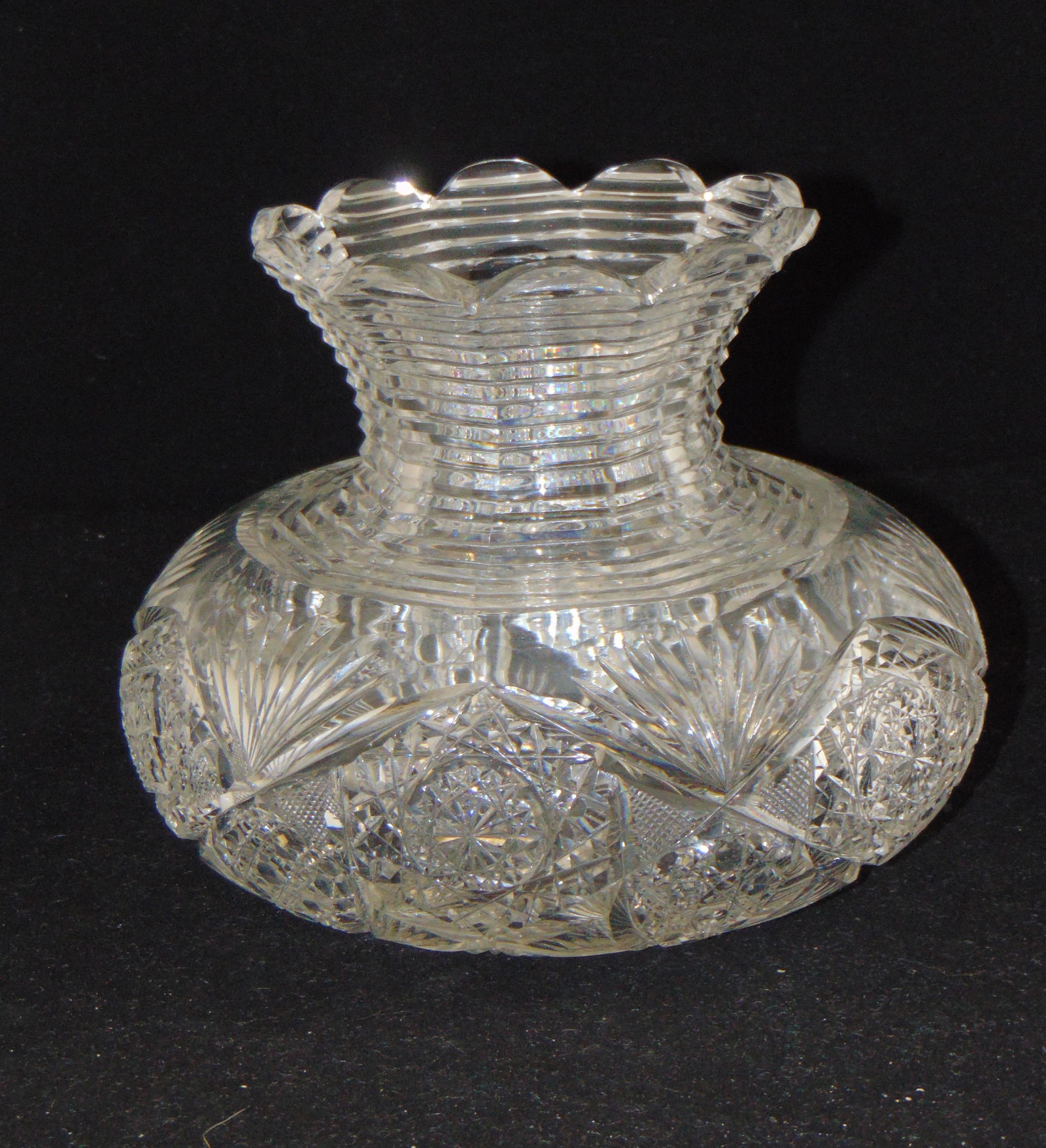 J Hoare ABCG shouldered vase (1 of 5)