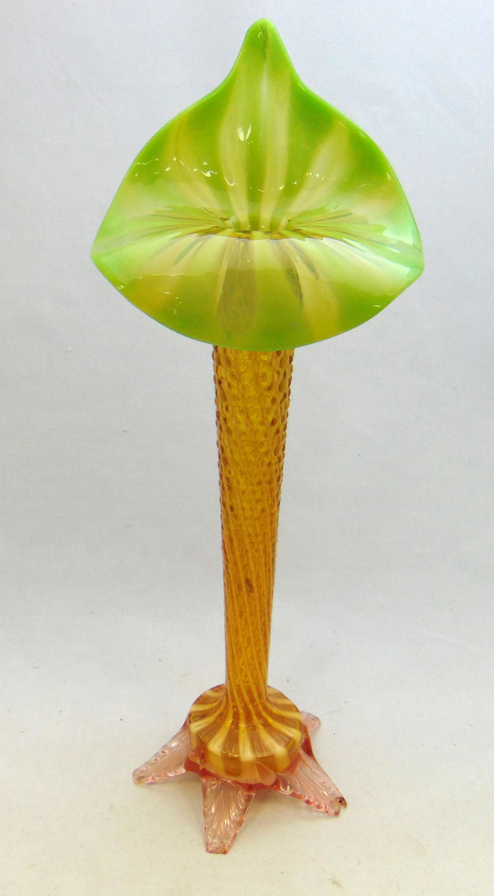 Vaseline Jack-in-the-Pulpit vase (1 of 5)