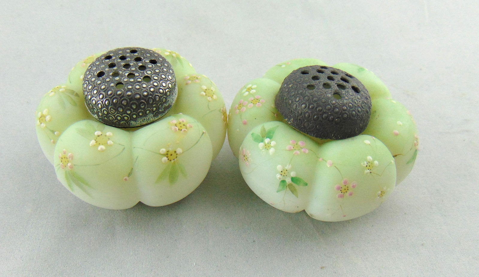 Mt. Washington Tomato salt shakers (1 of 4)